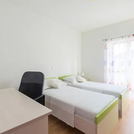 Apartment Stipe