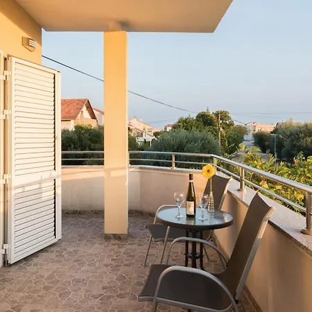 Stipe Apartment *
