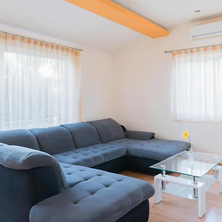 Apartment Stipe