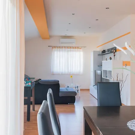 Stipe Apartment