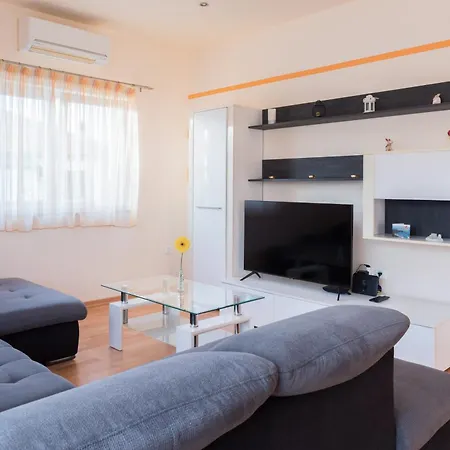 Apartment Stipe