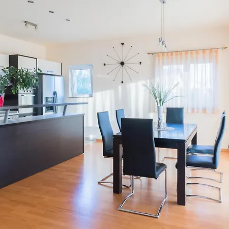 Stipe Apartment Sukošan